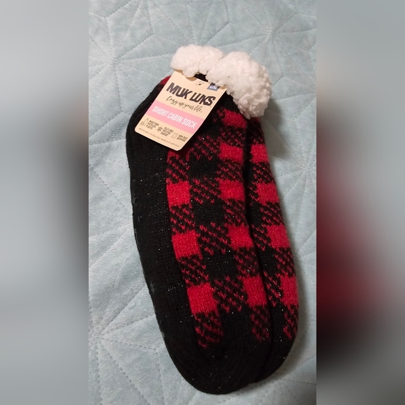 Muk Luks Short Cabin Socks - Picture 1 of 5
